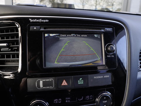 Mitsubishi Outlander 2.0 Intense+ 7 persoons Trekhaak Camera