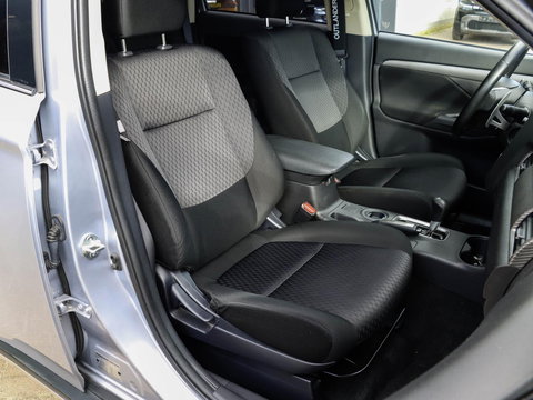 Mitsubishi Outlander 2.0 Intense+ 7 persoons Trekhaak Camera