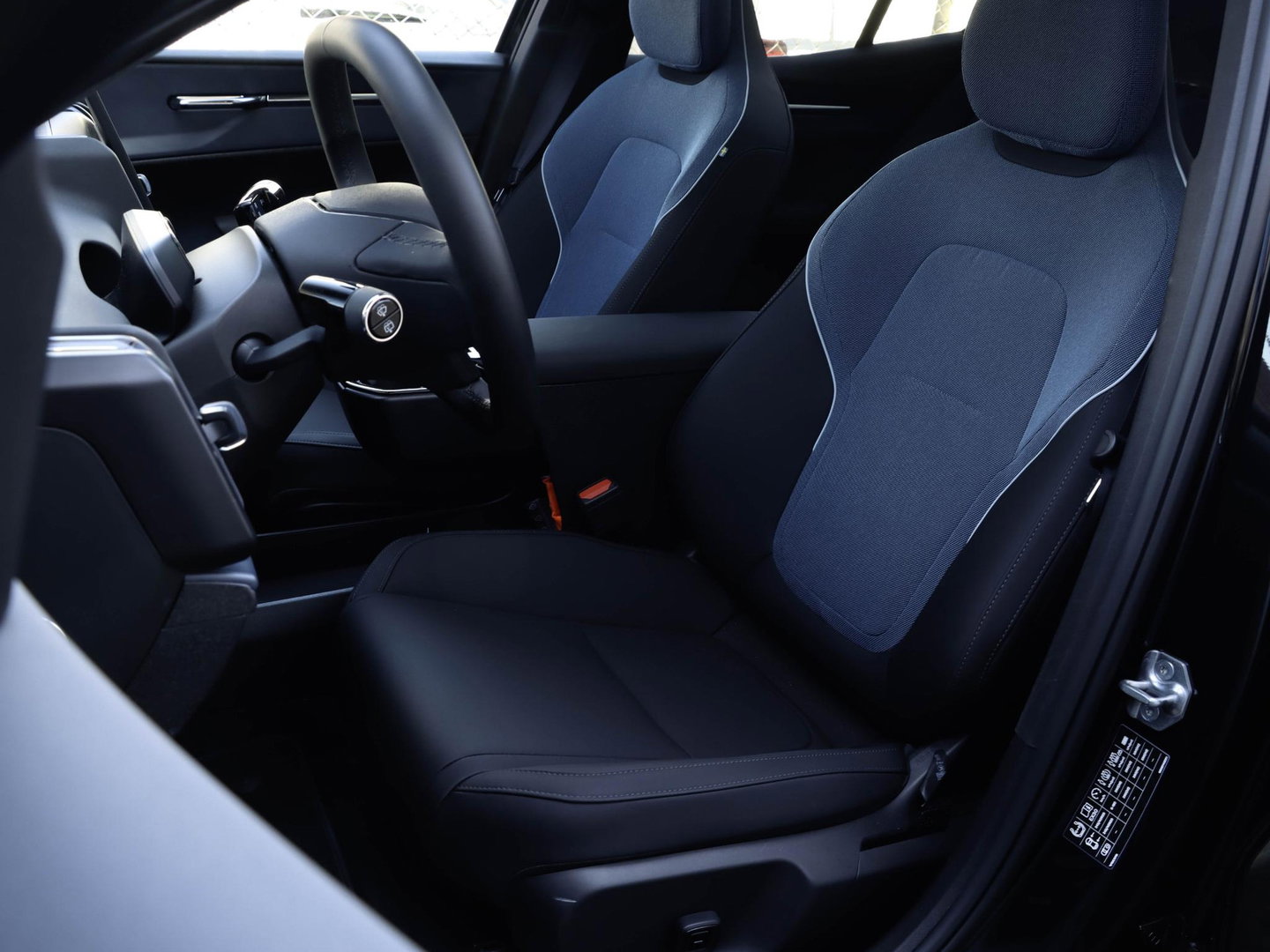 Volvo EX30 Twin Motor Performance Ultra 69 kWh Pano 360 Harman Kardon Warmtepomp 20 inch