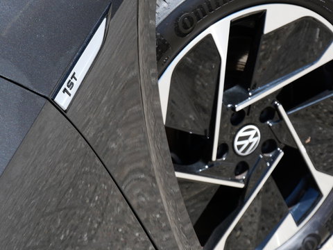 Volkswagen ID.3 PRO 58kWh 1ST/ TREKHAAK/ ALL-SEASON BANDEN/ SOH 93%