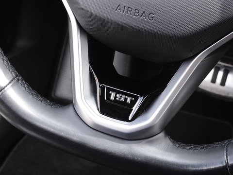 Volkswagen ID.3 PRO 58kWh 1ST/ TREKHAAK/ ALL-SEASON BANDEN/ SOH 93%