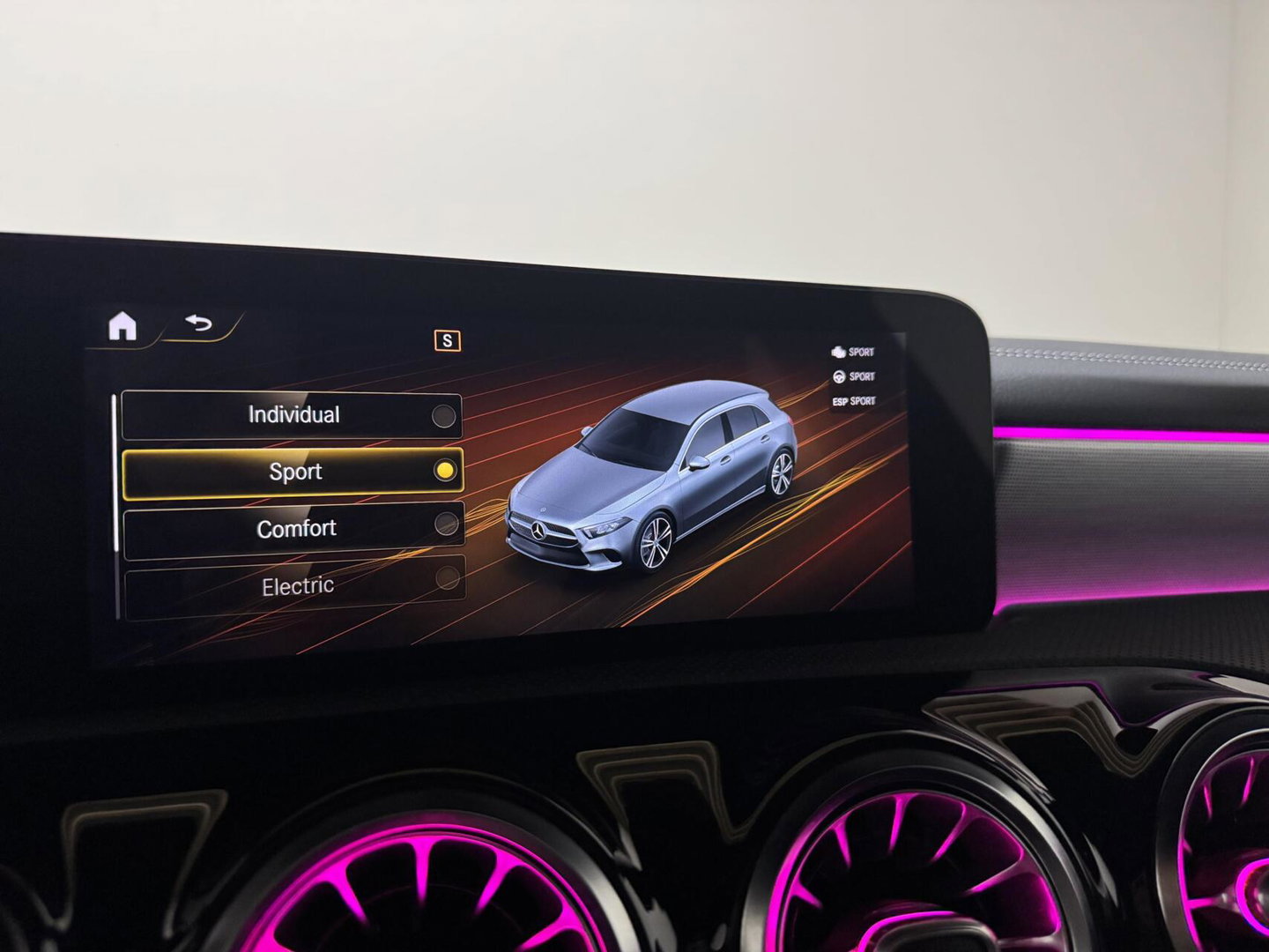 Mercedes-Benz A-Klasse 250e AMG Edition Sfeer CarPlay Cruise