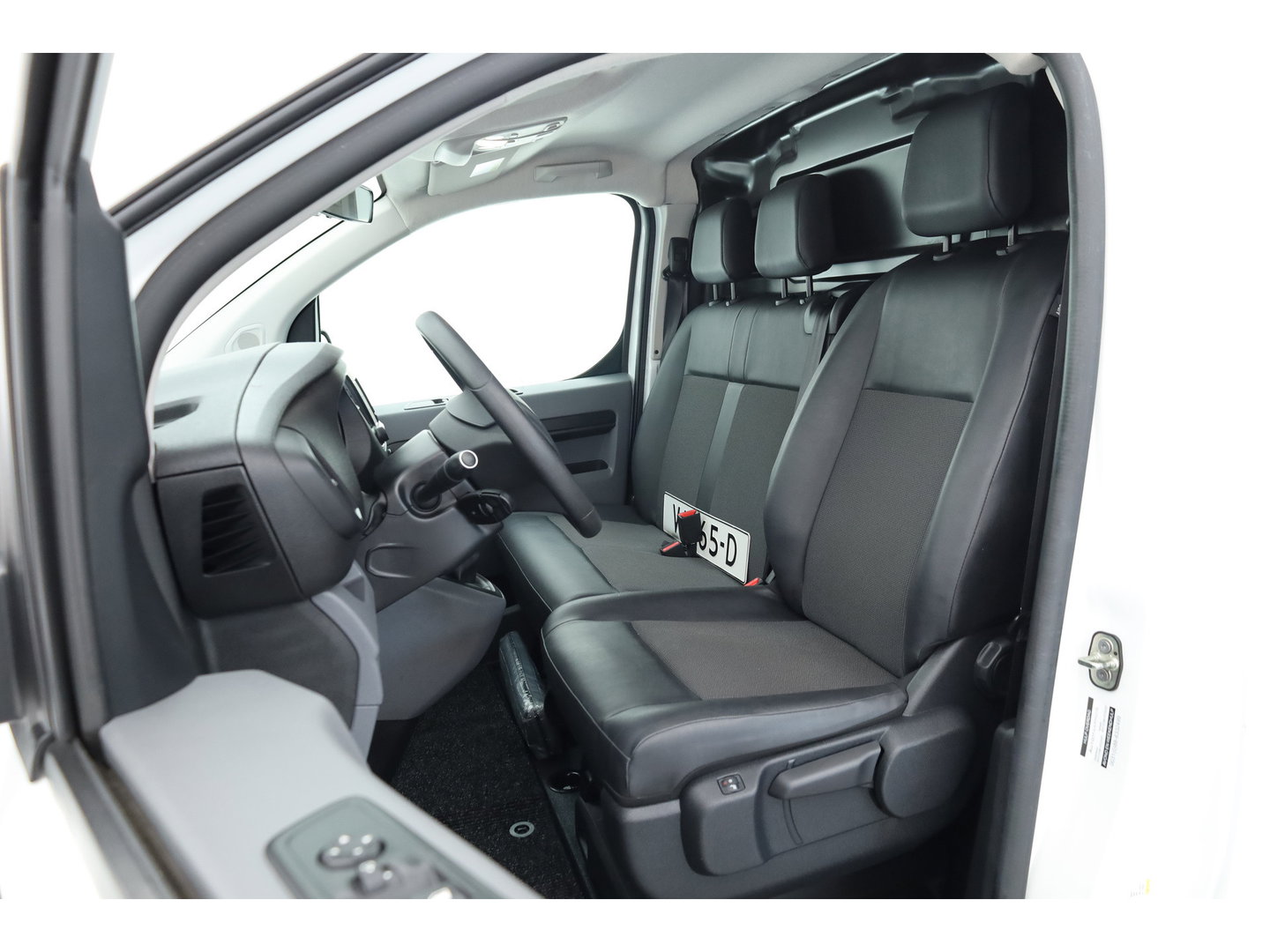 Peugeot Expert 2.0 HDI 150pk Long | L3H1 | Premium | Navi | Cruise | Apple Carplay | Camera | Stoelverw.