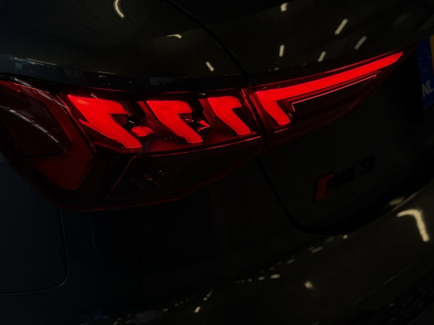 Audi RS3 Sportback 2.5 TFSI RS3 400PK Quattro / B&O / panoramadak / Matrix