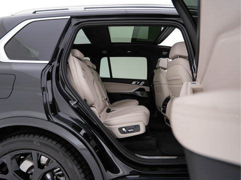 BMW X7 xDrive40i High Executive [ 7-Pers. ] *PANO | LEATHER | LASER-LIGHT | HEAD-UP | ADAPTIVE-CRUISE | BLINDSPOT | SOFT-CLOSE | BOWERS&WILKINS | MEMORY-PACK | DIGI-COCKPIT | KEYLESS | DAB+ | CAMERA | HEATED-COMFORTSEATS | 20''ALU*