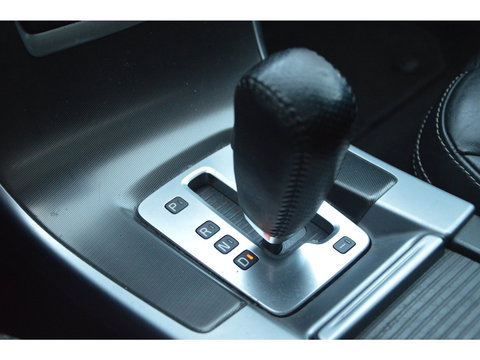 Volvo XC60 5 Cilinder R-Design | Trekhaak | Perfect onderhouden | Panoramadak | Stoelverwarming | Elektrische stoelen |