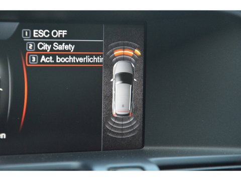 Volvo XC60 5 Cilinder R-Design | Trekhaak | Perfect onderhouden | Panoramadak | Stoelverwarming | Elektrische stoelen |