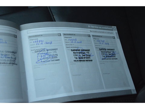 Volvo XC60 5 Cilinder R-Design | Trekhaak | Perfect onderhouden | Panoramadak | Stoelverwarming | Elektrische stoelen |