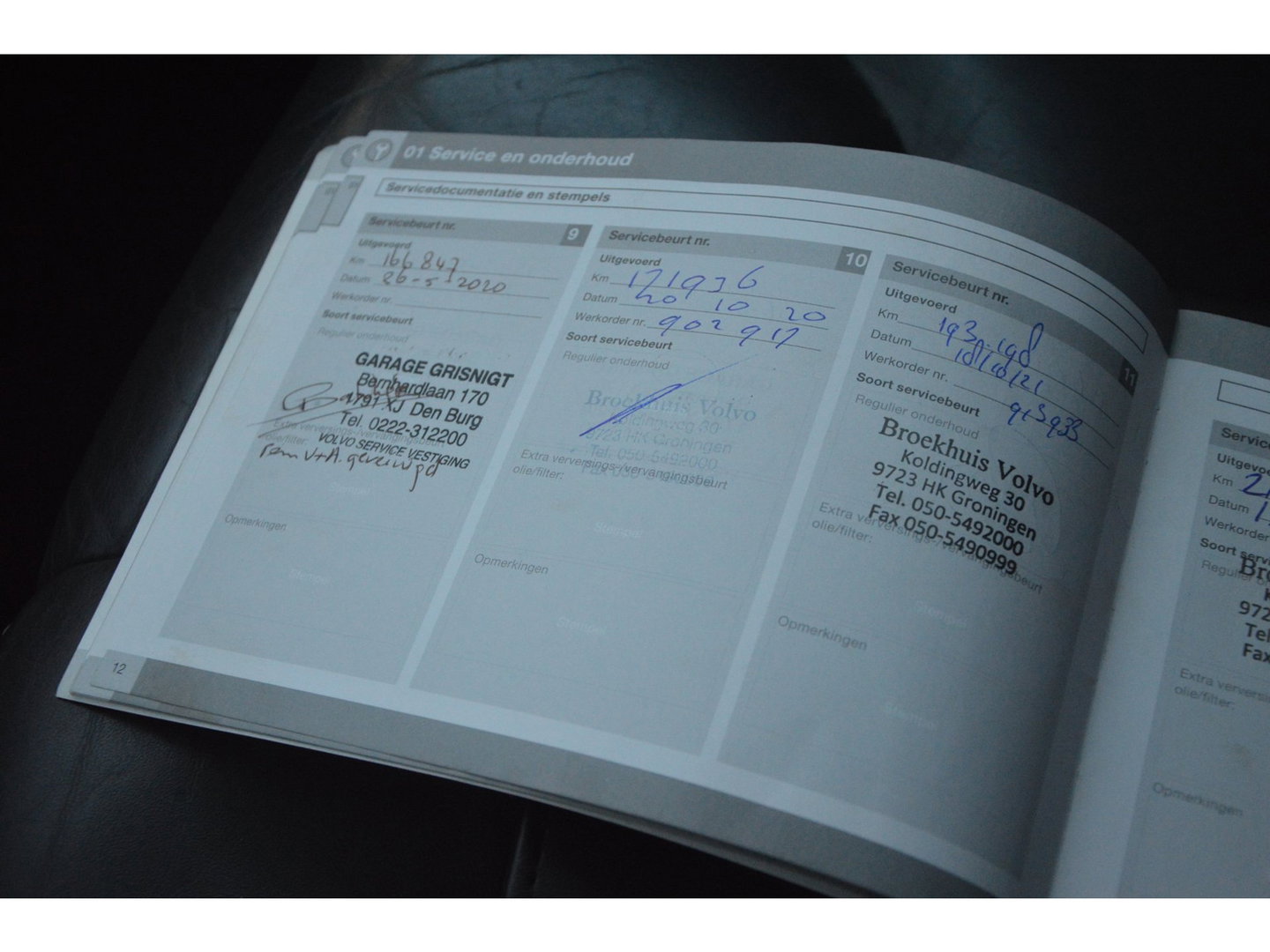 Volvo XC60 5 Cilinder R-Design | Trekhaak | Perfect onderhouden | Panoramadak | Stoelverwarming | Elektrische stoelen |