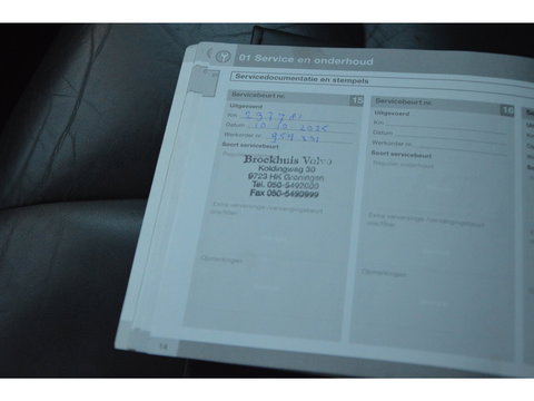 Volvo XC60 5 Cilinder R-Design | Trekhaak | Perfect onderhouden | Panoramadak | Stoelverwarming | Elektrische stoelen |