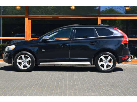 Volvo XC60 5 Cilinder R-Design | Trekhaak | Perfect onderhouden | Panoramadak | Stoelverwarming | Elektrische stoelen |