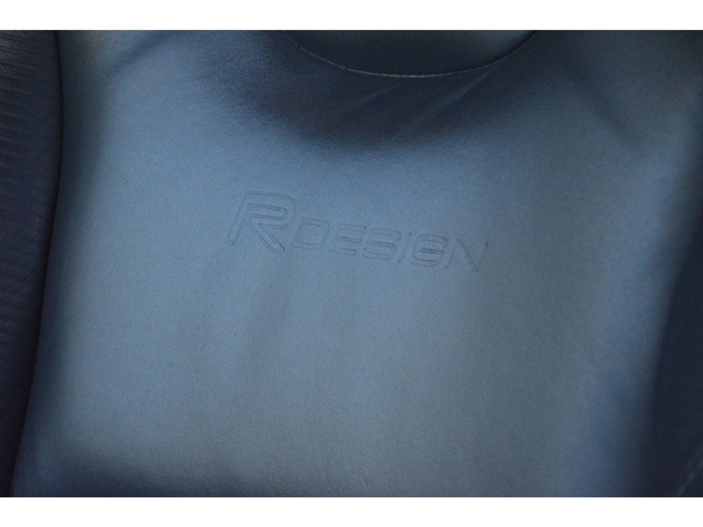 Volvo XC60 5 Cilinder R-Design | Trekhaak | Perfect onderhouden | Panoramadak | Stoelverwarming | Elektrische stoelen |