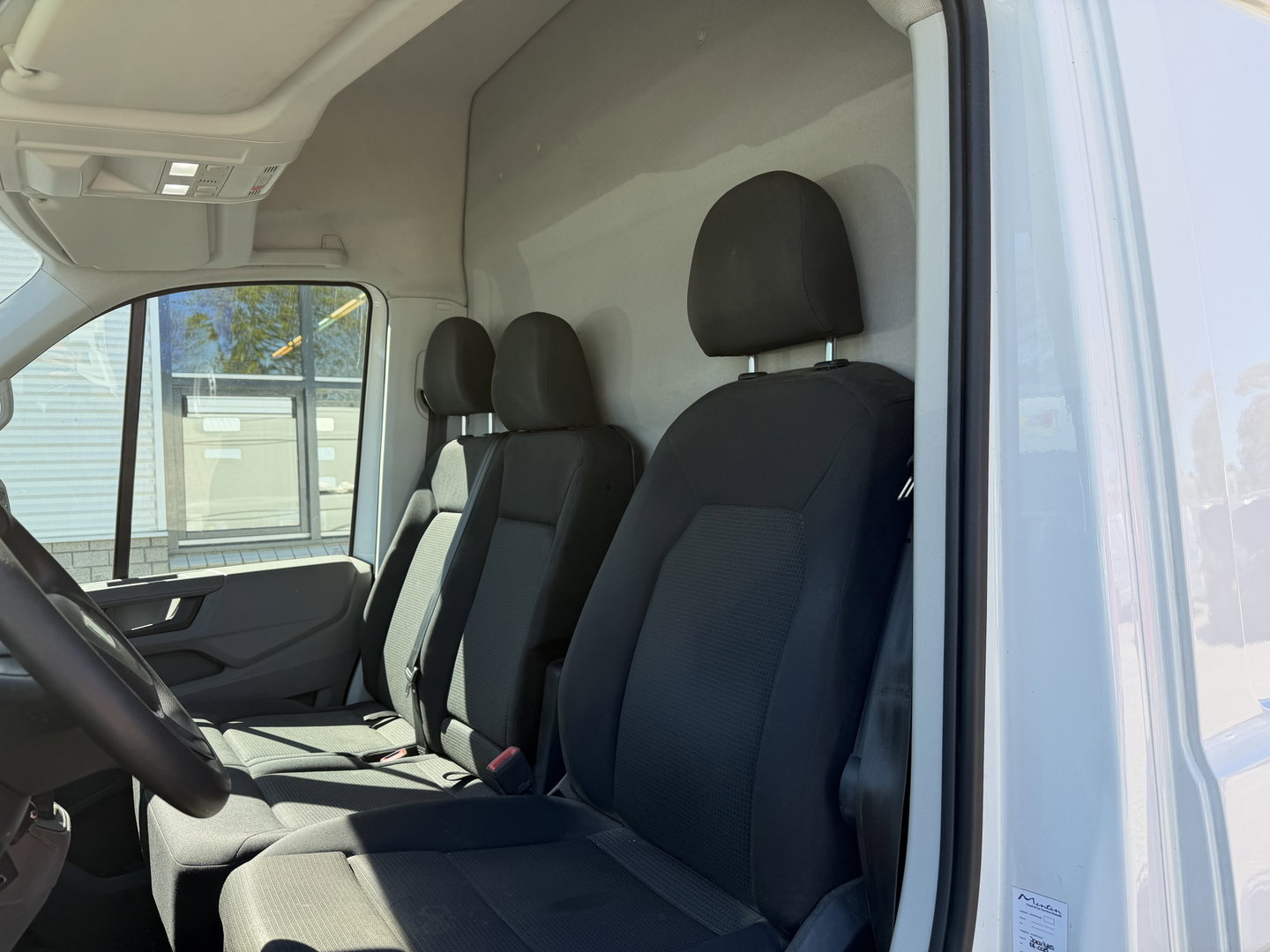 MAN TGE 35 2.0 140pk Standaard automaat L2H2 Hoog / vaste prijs rijklaar € 24.950 ex btw / lease vanaf € 407 / airco / cruise / navi / camera / euro 6 / bpm vrij / imperial + trap / trekhaak !