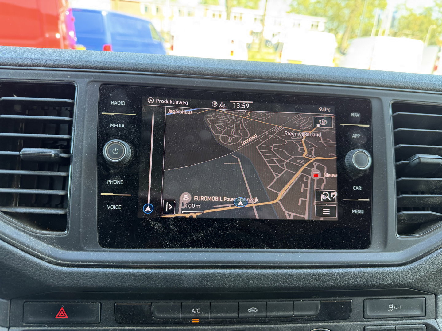 MAN TGE 35 2.0 140pk Standaard automaat L2H2 Hoog / vaste prijs rijklaar € 24.950 ex btw / lease vanaf € 407 / airco / cruise / navi / camera / euro 6 / bpm vrij / imperial + trap / trekhaak !