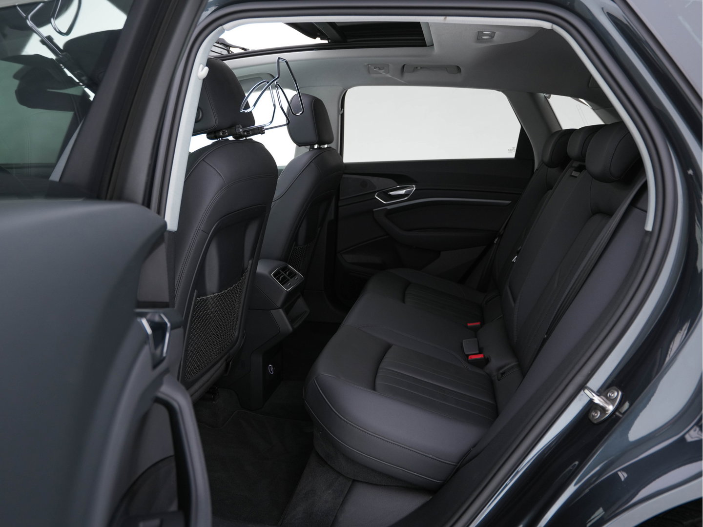 Audi e-tron 50 Quattro Advanced [ 3-Fase-11kW ] (INCL-BTW) *HEATPUMP | PANO | LEATHER | DIGI-COCKPIT | FULL-LED | MEMORY-PACK |  KEYLESS | NAVI-FULLMAP | TOWBAR | SHIFTPADDLES | COMFORTSEATS | 20"ALU*