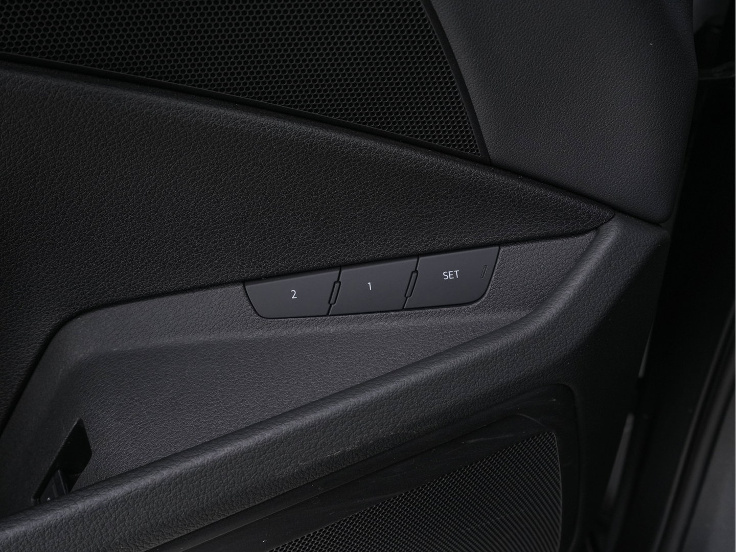 Audi e-tron 50 Quattro Advanced [ 3-Fase-11kW ] (INCL-BTW) *HEATPUMP | PANO | LEATHER | DIGI-COCKPIT | FULL-LED | MEMORY-PACK |  KEYLESS | NAVI-FULLMAP | TOWBAR | SHIFTPADDLES | COMFORTSEATS | 20"ALU*