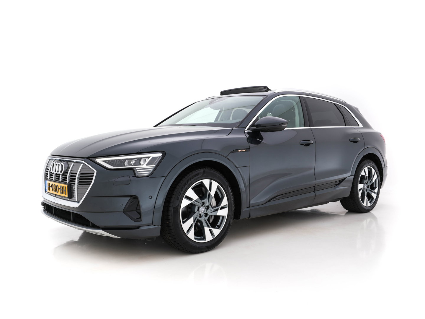 Audi e-tron 50 Quattro Advanced [ 3-Fase-11kW ] (INCL-BTW) *HEATPUMP | PANO | LEATHER | DIGI-COCKPIT | FULL-LED | MEMORY-PACK |  KEYLESS | NAVI-FULLMAP | TOWBAR | SHIFTPADDLES | COMFORTSEATS | 20"ALU*