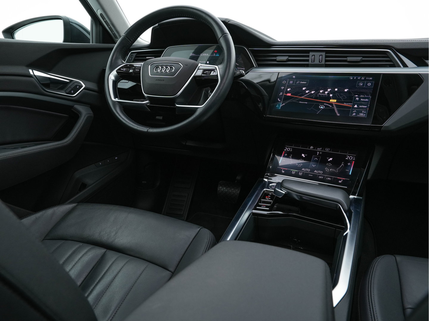 Audi e-tron 50 Quattro Advanced [ 3-Fase-11kW ] (INCL-BTW) *HEATPUMP | PANO | LEATHER | DIGI-COCKPIT | FULL-LED | MEMORY-PACK |  KEYLESS | NAVI-FULLMAP | TOWBAR | SHIFTPADDLES | COMFORTSEATS | 20"ALU*