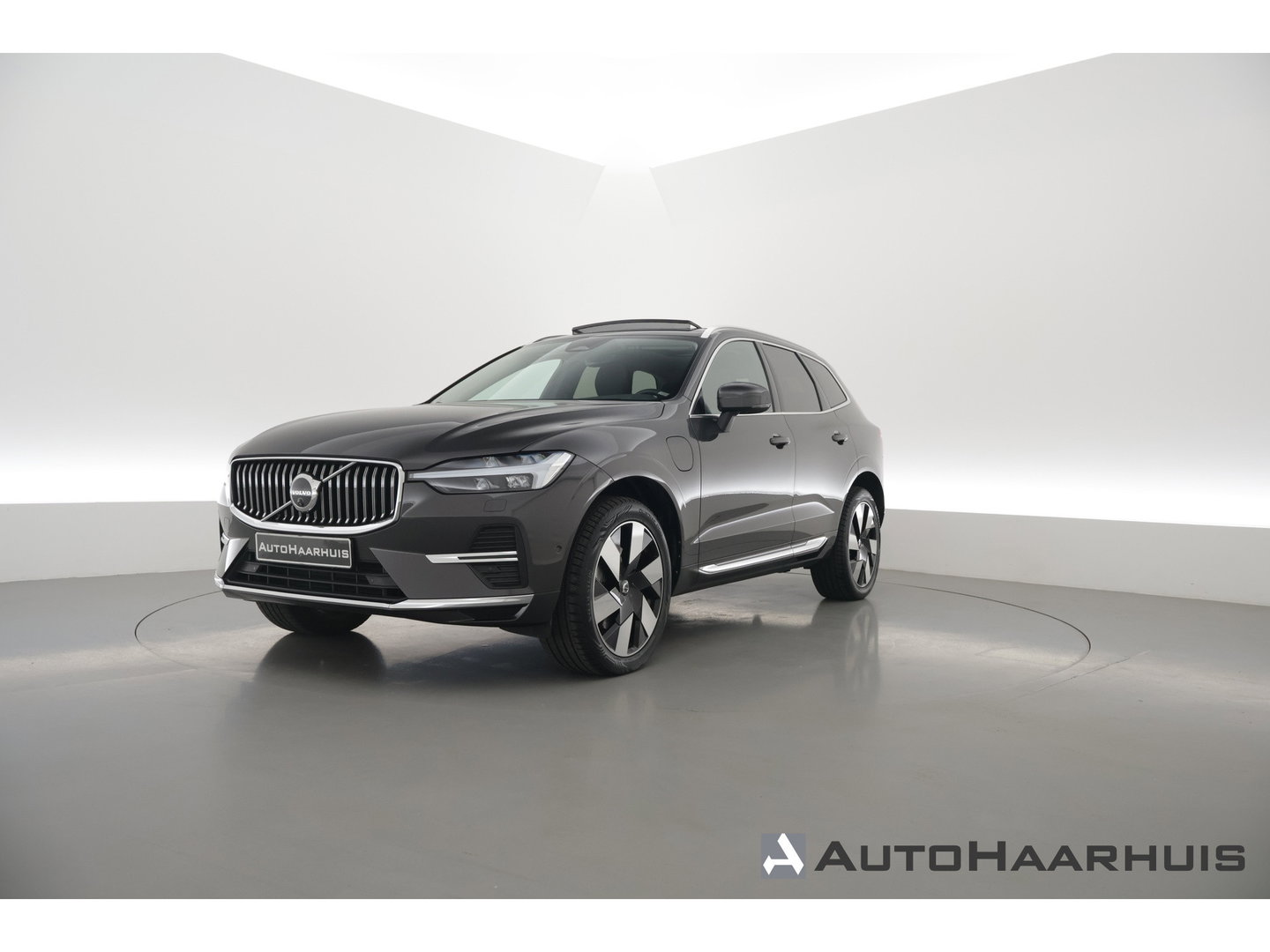 Volvo XC60 2.0 T8 Plug-in hybrid AWD Ultimate Bright |SOH 98.5% | Pano | H&K Audio | Stoel-Stuurverw. | Stoelventilatie | 360cam | Memory Seats | Head-Up