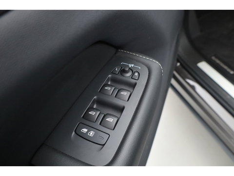 Volvo XC60 2.0 T8 Plug-in hybrid AWD Ultimate Bright |SOH 98.5% | Pano | H&K Audio | Stoel-Stuurverw. | Stoelventilatie | 360cam | Memory Seats | Head-Up