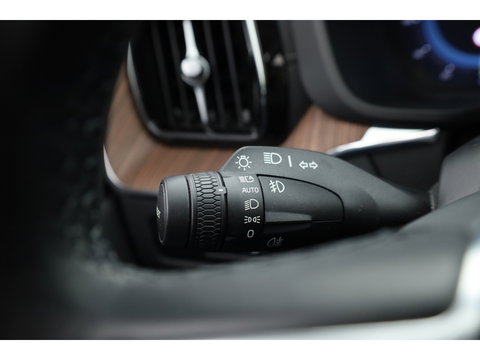 Volvo XC60 2.0 T8 Plug-in hybrid AWD Ultimate Bright |SOH 98.5% | Pano | H&K Audio | Stoel-Stuurverw. | Stoelventilatie | 360cam | Memory Seats | Head-Up