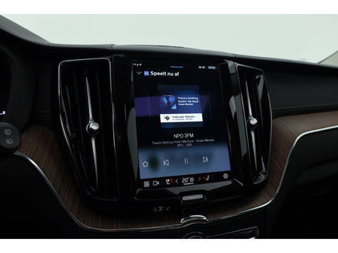 Volvo XC60 2.0 T8 Plug-in hybrid AWD Ultimate Bright |SOH 98.5% | Pano | H&K Audio | Stoel-Stuurverw. | Stoelventilatie | 360cam | Memory Seats | Head-Up