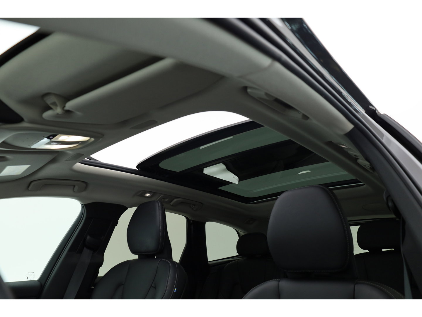 Volvo XC60 2.0 T8 Plug-in hybrid AWD Ultimate Bright |SOH 98.5% | Pano | H&K Audio | Stoel-Stuurverw. | Stoelventilatie | 360cam | Memory Seats | Head-Up