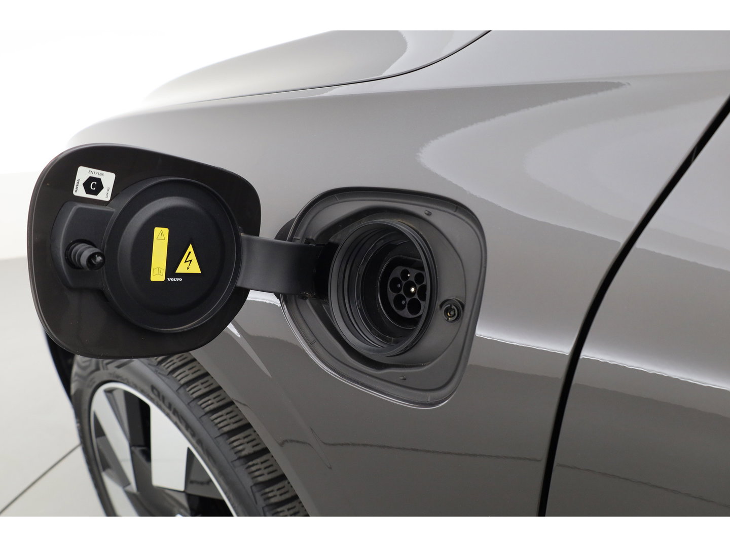 Volvo XC60 2.0 T8 Plug-in hybrid AWD Ultimate Bright |SOH 98.5% | Pano | H&K Audio | Stoel-Stuurverw. | Stoelventilatie | 360cam | Memory Seats | Head-Up