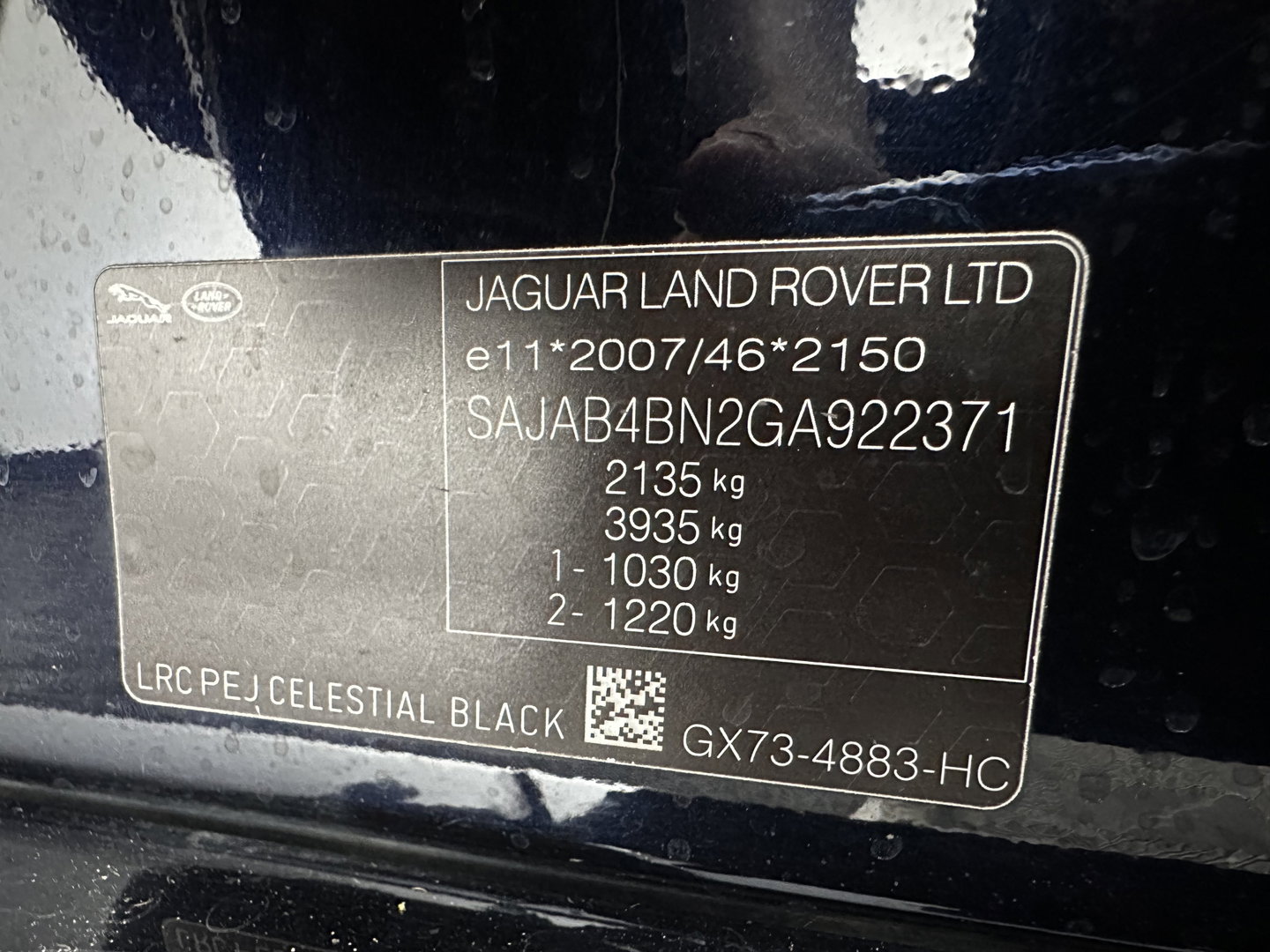 Jaguar XE 2.0 D Portfolio R-Sport Aut. *PANO | ADAPTIVE-CRUISE | LEATHER-FABRIC | XENON | MERIDIAN-SOUND | HEATED-SPORTSEATS | NAVI-FULLMAP | KEYLESS | SHIFT-PADDLES | 19''ALU*