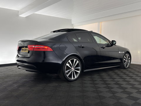 Jaguar XE 2.0 D Portfolio R-Sport Aut. *PANO | ADAPTIVE-CRUISE | LEATHER-FABRIC | XENON | MERIDIAN-SOUND | HEATED-SPORTSEATS | NAVI-FULLMAP | KEYLESS | SHIFT-PADDLES | 19''ALU*
