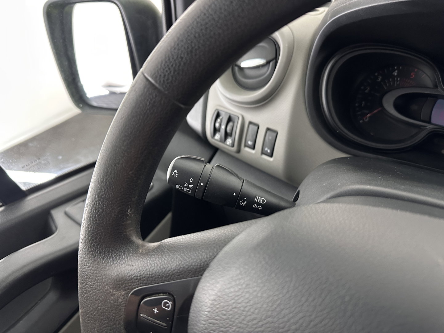 Renault Trafic 1.6 dCi T29 L1H1 Comfort Energy *NAVI-FULLMAP | AIRCO | CRUISE | PDC | TOWBAR*