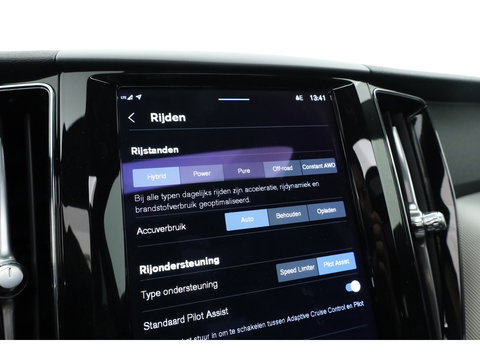 Volvo XC60 2.0 T6 Plug-in hybrid AWD Plus Dark | Trekhaak | Pano | Blis | ACC | 360 Camera | H&K Audio | Mem Stoelen |