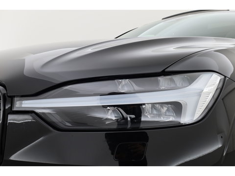 Volvo XC60 2.0 T6 Plug-in hybrid AWD Plus Dark | Trekhaak | Pano | Blis | ACC | 360 Camera | H&K Audio | Mem Stoelen |