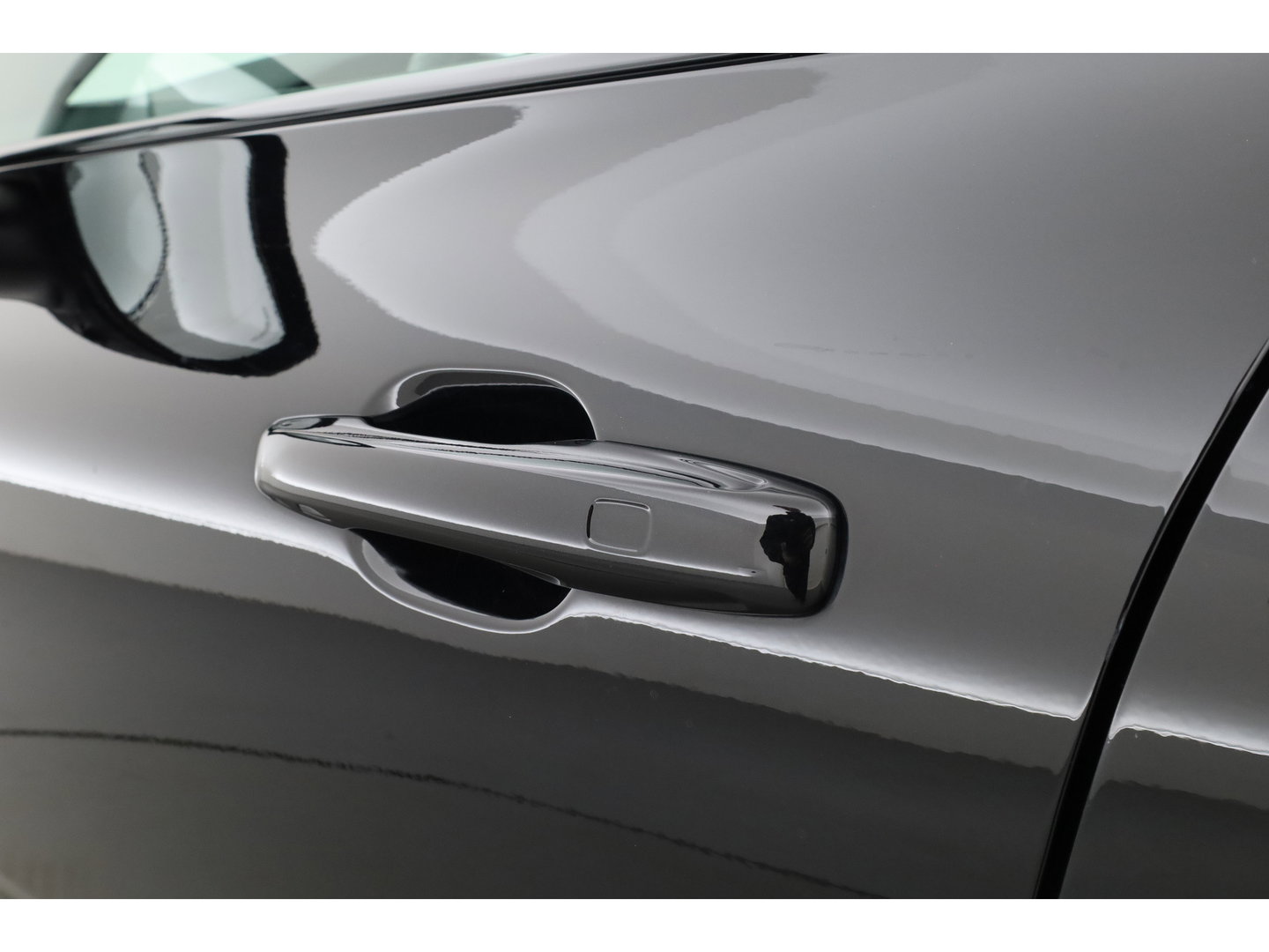 Volvo XC60 2.0 T6 Plug-in hybrid AWD Plus Dark | Trekhaak | Pano | Blis | ACC | 360 Camera | H&K Audio | Mem Stoelen |