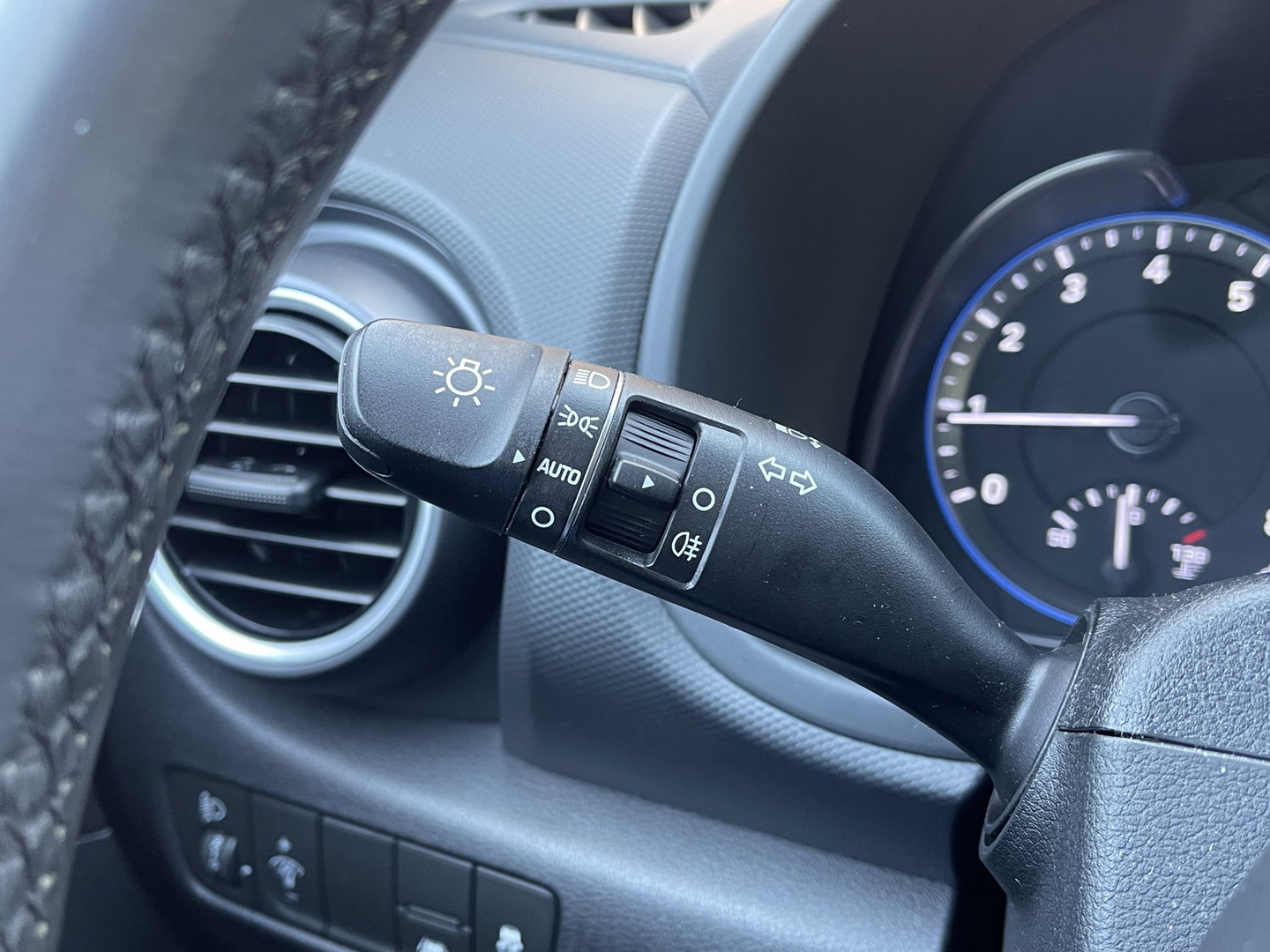 Hyundai KONA 1.0T Comfort | Cruise Control | Achteruitrijcamera | Apple Carplay | Android Auto | Parkeersensoren Achter | Trekhaak |