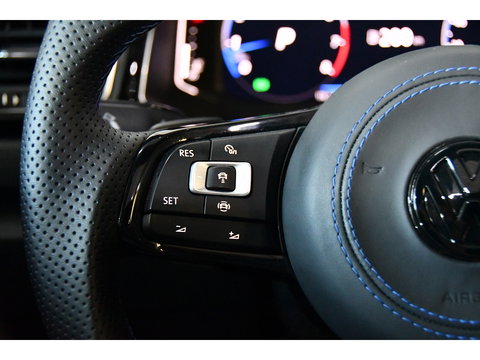 Volkswagen T-Roc 2.0 TSI 4Motion R Performence Akra Pano
