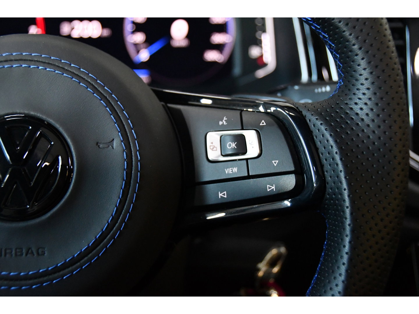 Volkswagen T-Roc 2.0 TSI 4Motion R Performence Akra Pano