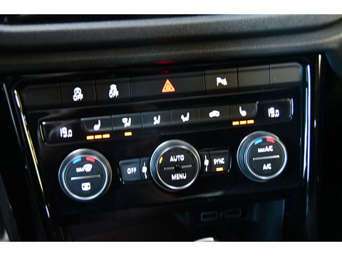 Volkswagen T-Roc 2.0 TSI 4Motion R Performence Akra Pano