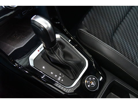 Volkswagen T-Roc 2.0 TSI 4Motion R Performence Akra Pano