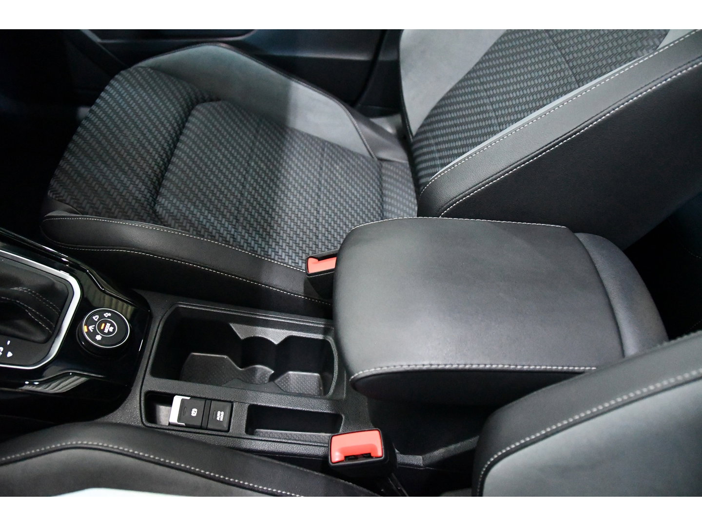 Volkswagen T-Roc 2.0 TSI 4Motion R Performence Akra Pano