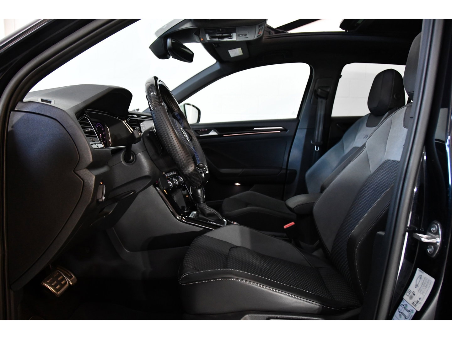 Volkswagen T-Roc 2.0 TSI 4Motion R Performence Akra Pano