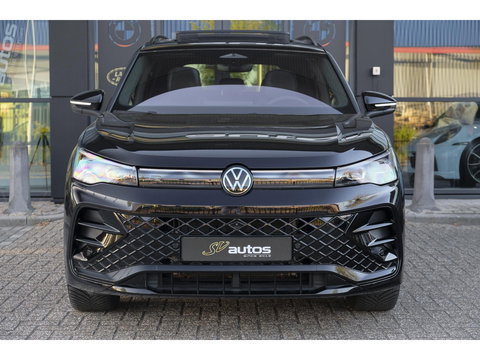 Volkswagen Tiguan 1.5 eHybrid 204pk R-Line Panoramadak Black Style Trekhaak Stoelkoeling BOMVOL!! NLauto 1e Eigenaar