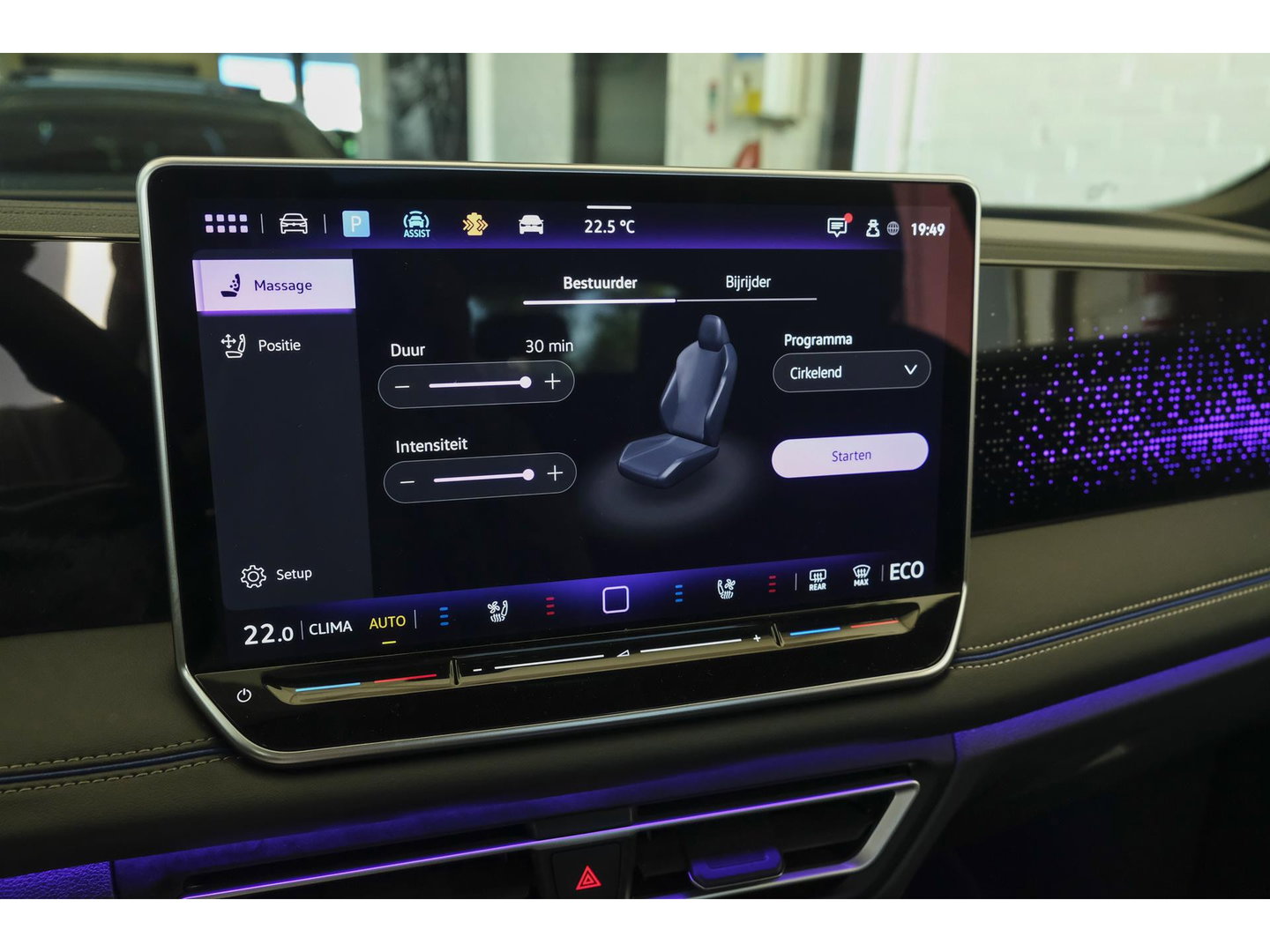 Volkswagen Tiguan 1.5 eHybrid 204pk R-Line Panoramadak Black Style Trekhaak Stoelkoeling BOMVOL!! NLauto 1e Eigenaar