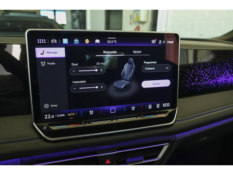 Volkswagen Tiguan 1.5 eHybrid 204pk R-Line Panoramadak Black Style Trekhaak Stoelkoeling BOMVOL!! NLauto 1e Eigenaar