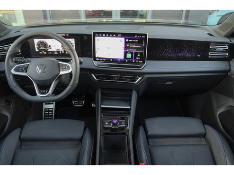 Volkswagen Tiguan 1.5 eHybrid 204pk R-Line Panoramadak Black Style Trekhaak Stoelkoeling BOMVOL!! NLauto 1e Eigenaar