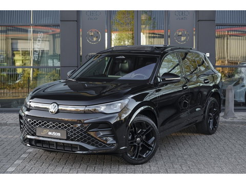 Volkswagen Tiguan 1.5 eHybrid 204pk R-Line Panoramadak Black Style Trekhaak Stoelkoeling BOMVOL!! NLauto 1e Eigenaar