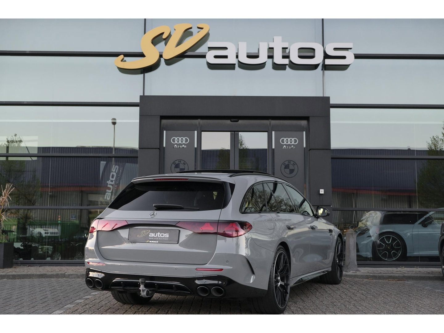 Mercedes-Benz E-Klasse Estate E53 AMG 612pk 4MATIC+ Panoramadak *BTW* Burmester 4d Massage Superscreen Stoelkoeling Trekhaak BOMVOL!! Alpin grau