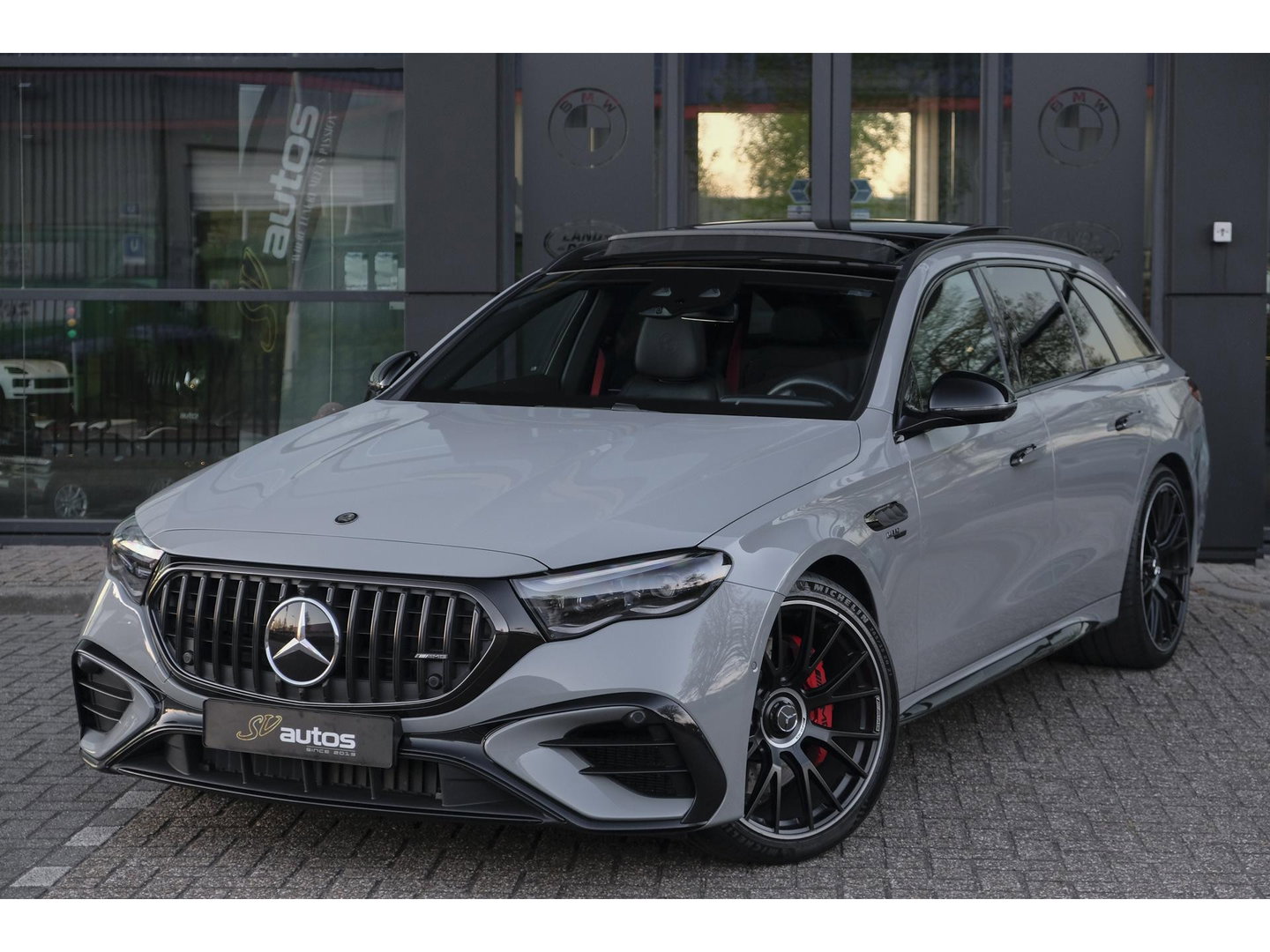 Mercedes-Benz E-Klasse Estate E53 AMG 612pk 4MATIC+ Panoramadak *BTW* Burmester 4d Massage Superscreen Stoelkoeling Trekhaak BOMVOL!! Alpin grau