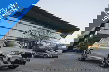 BMW X3 - xDrive30e 292pk LCI M-sport Panoramadak X3M stoelen Brooklyn grau Trekhaak Adaptive cruise NLauto