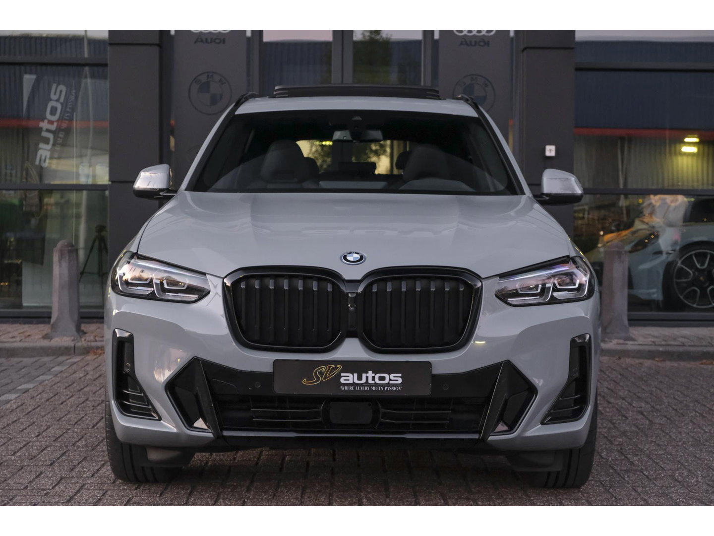 BMW X3 xDrive30e 292pk LCI M-sport Panoramadak X3M stoelen Brooklyn grau Trekhaak Adaptive cruise NLauto